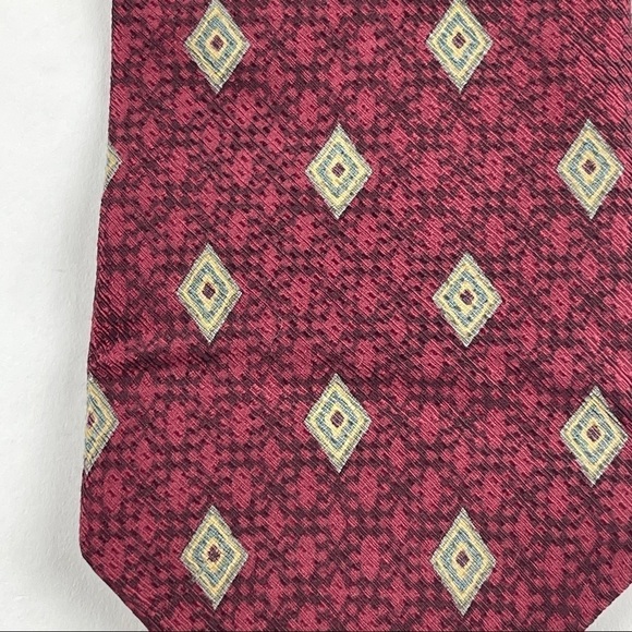 Fila A Mano Tie Mens Red Diamonds All Silk Tailored By Tom James - Picture 3 of 5